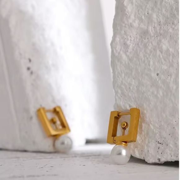 NWOT Classy/Elegant Stainless Steel Square Hoop Earrings
Faux Pearls in Gold - Picture 10 of 12